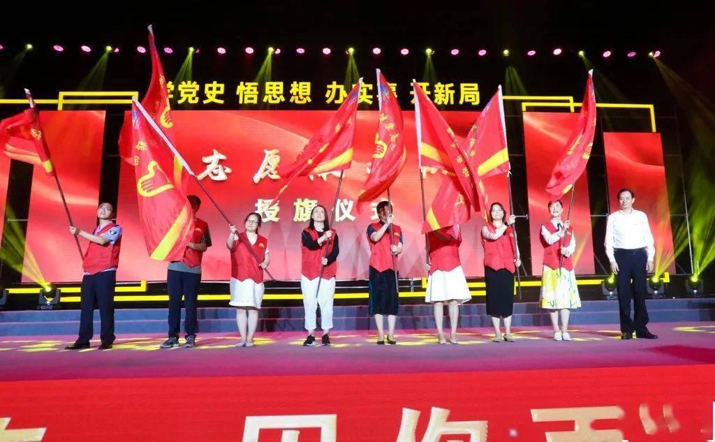 茂密丛林逃生